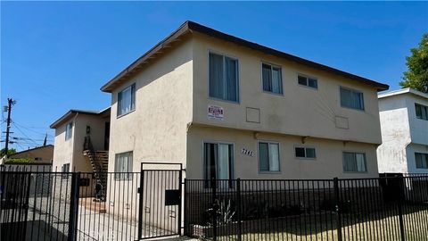 Photo of 7245 Bakman Ave, Sun Valley, CA 91352 (MLS # SR26071248)