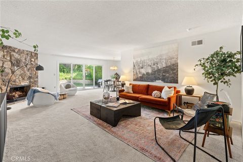 Photo of 20631 Romar St, Chatsworth, CA 91311 (MLS # SR26070486)