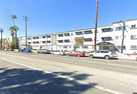 Photo of 13129 Oxnard Street #9, Valley Glen, CA 91401 (MLS # SR26084440)