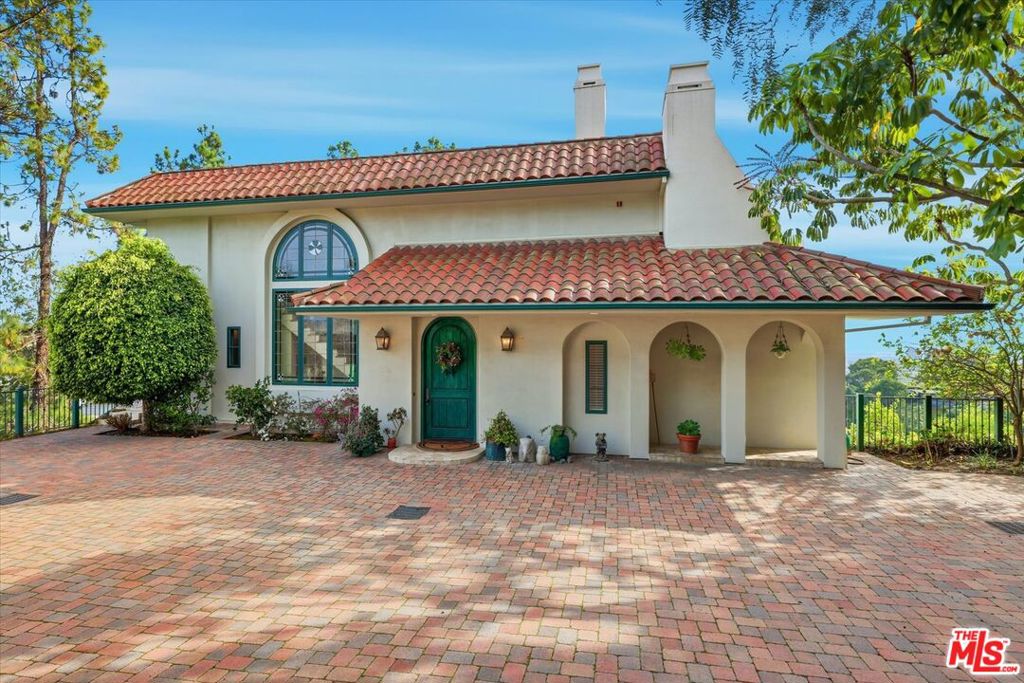 1284 Lago Vista Drive