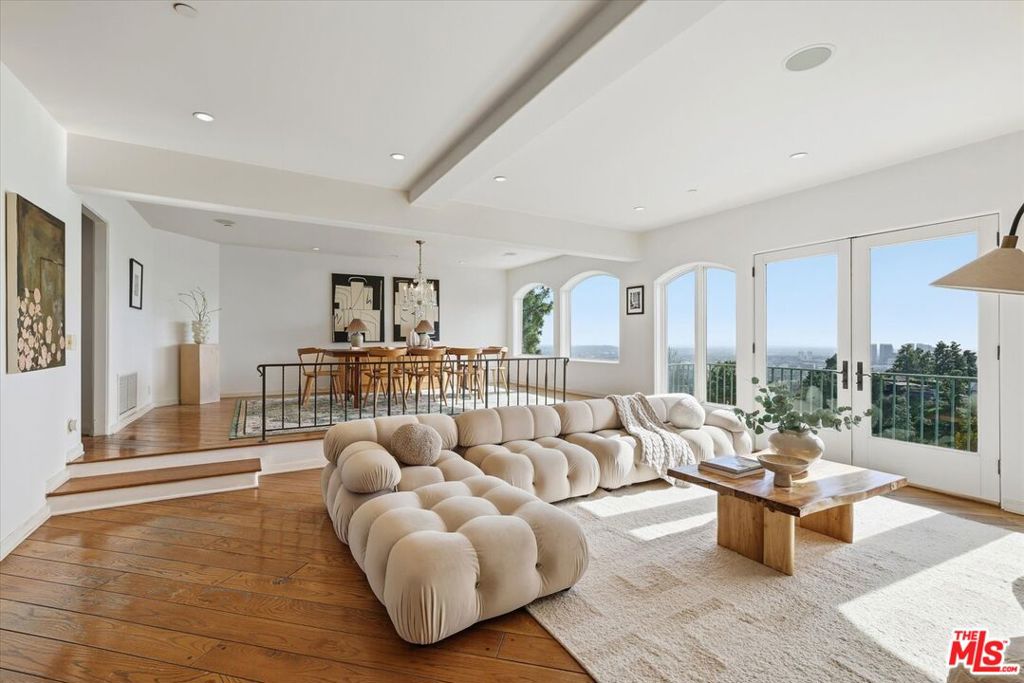 1284 Lago Vista Drive