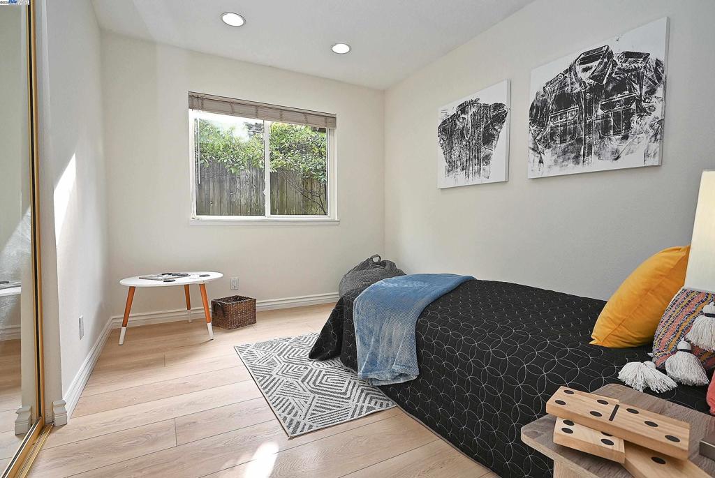 VINTAGE HILLS - Residential