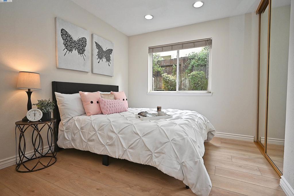 VINTAGE HILLS - Residential
