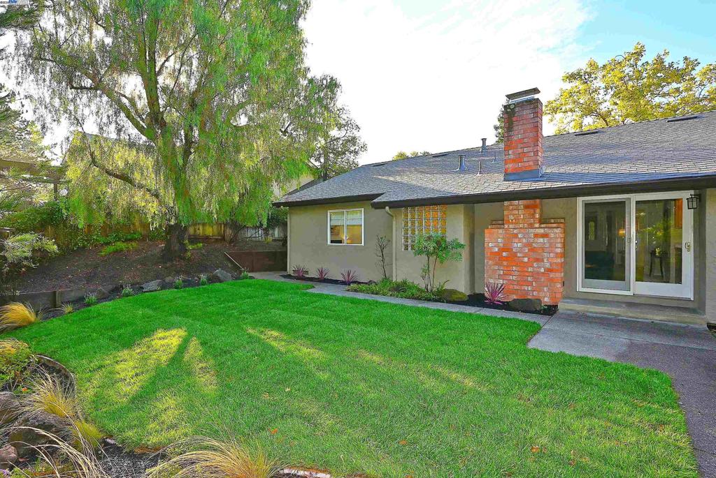 VINTAGE HILLS - Residential