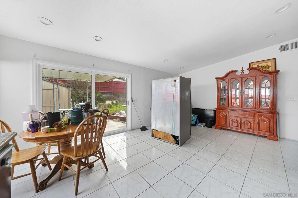 11329 Avenida Del Gato