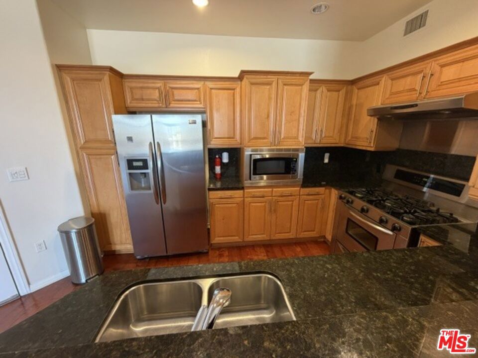3750 Santa Rosalia Dr. DR 507, Los Angeles CA 90008