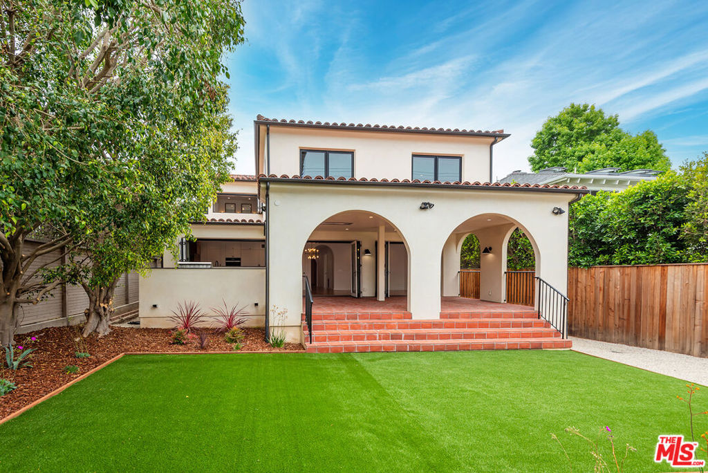 1713 Pier Avenue