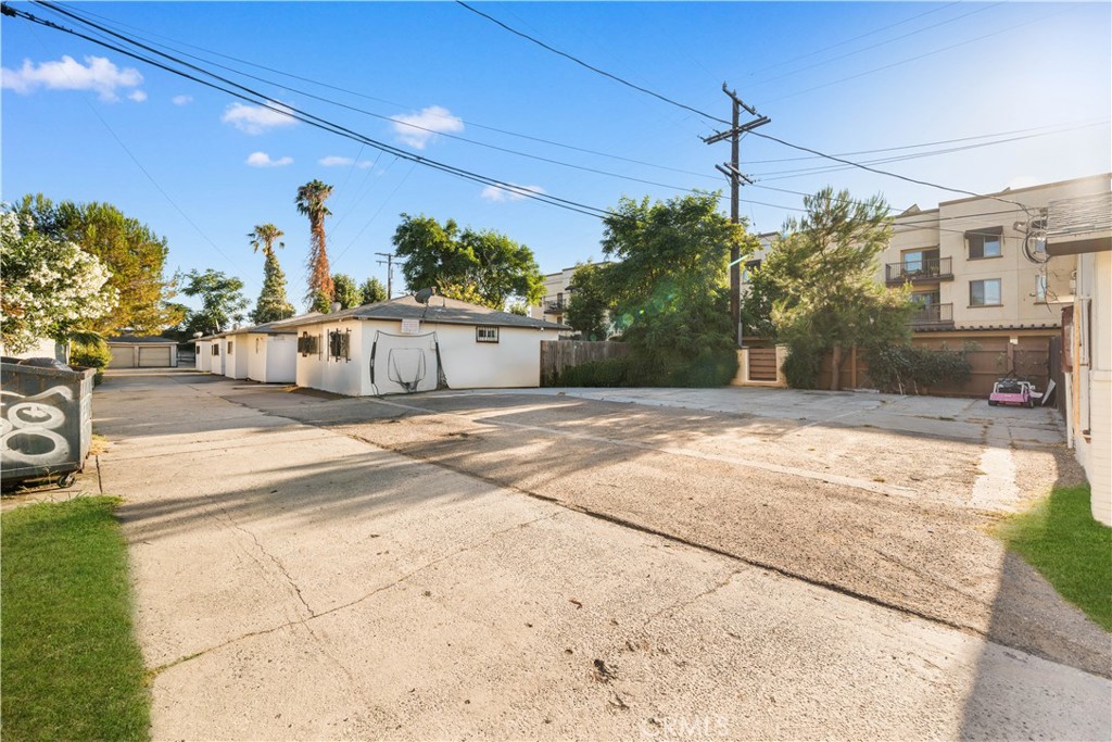 5800 Clara Street