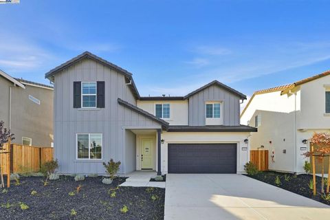Photo of 1008 Bluebell Circle, Discovery Bay, CA 94505 (MLS # 41111384)