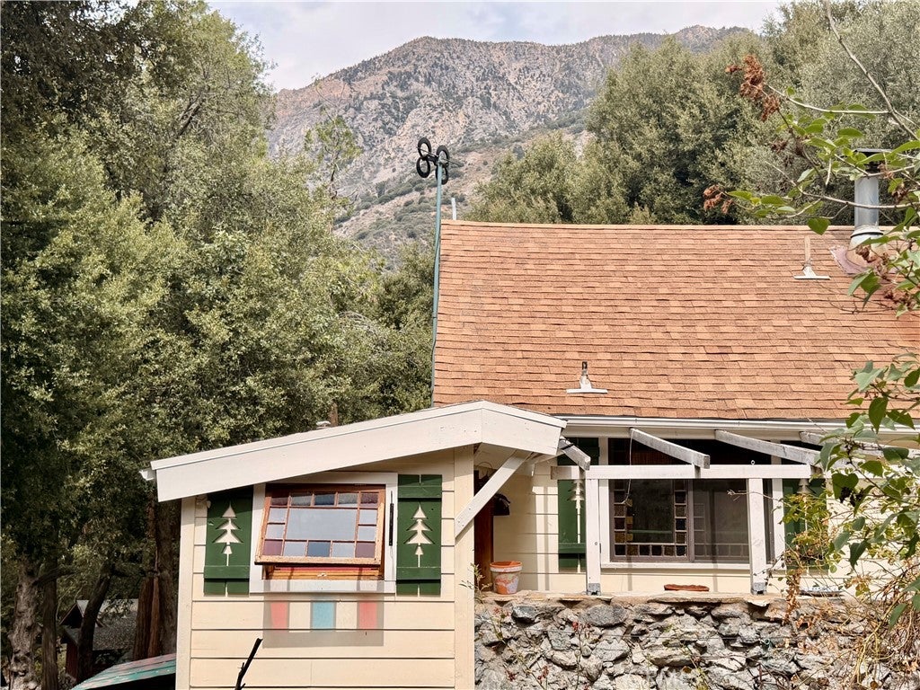 9211 Corral