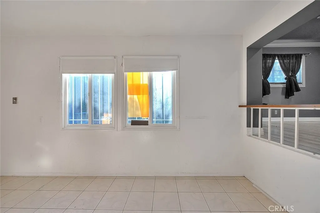 Los Angeles, California 90047, United States, 4 Bedrooms Bedrooms, ,3 BathroomsBathrooms,Residential,Active,182050