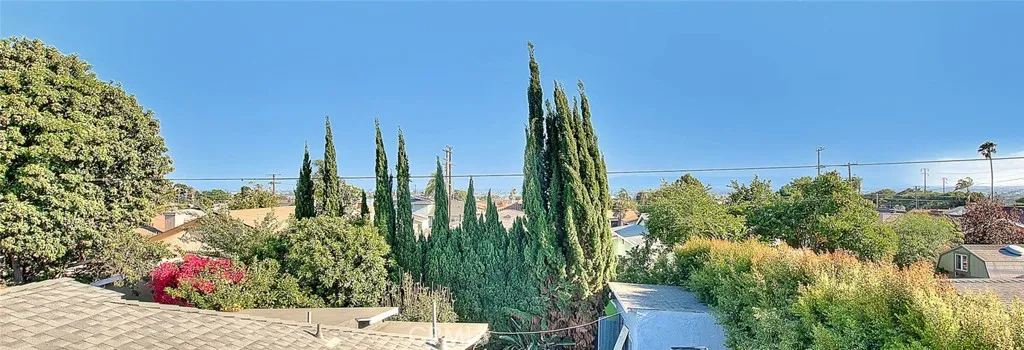 Los Angeles, California 90047, United States, 4 Bedrooms Bedrooms, ,3 BathroomsBathrooms,Residential,Active,182050