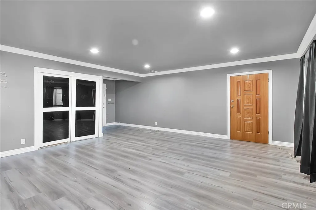 Los Angeles, California 90047, United States, 4 Bedrooms Bedrooms, ,3 BathroomsBathrooms,Residential,Active,182050