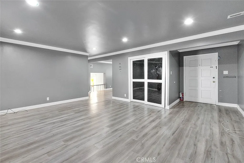 Los Angeles, California 90047, United States, 4 Bedrooms Bedrooms, ,3 BathroomsBathrooms,Residential,Active,182050