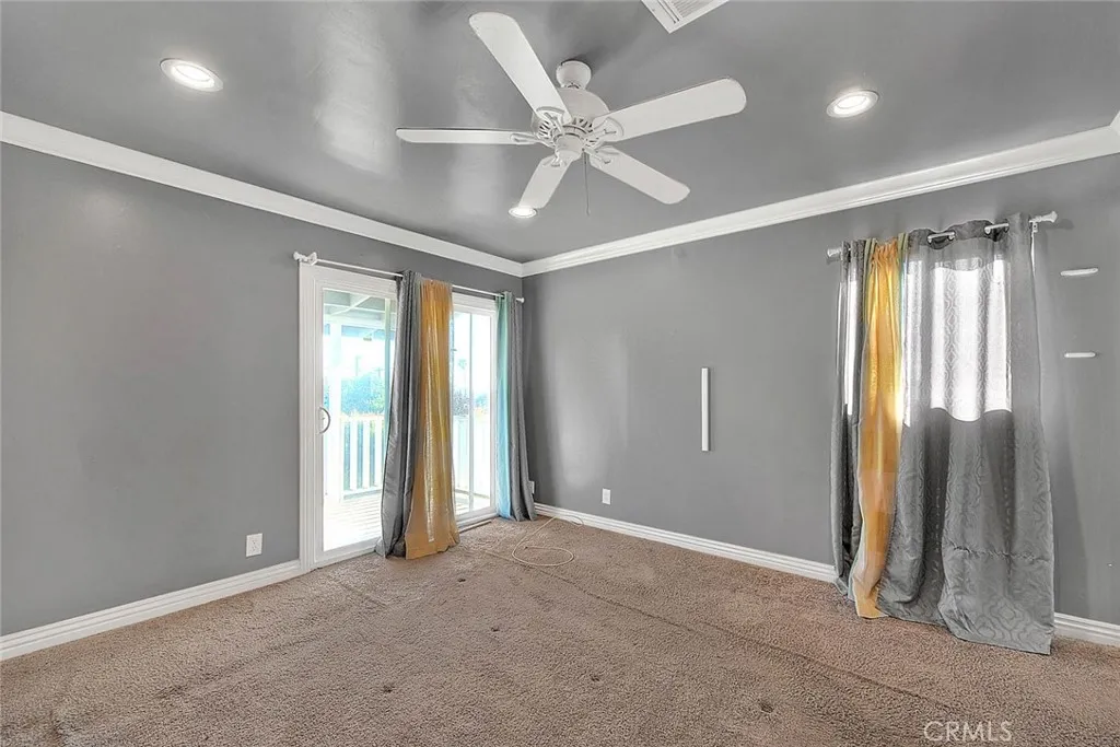 Los Angeles, California 90047, United States, 4 Bedrooms Bedrooms, ,3 BathroomsBathrooms,Residential,Active,182050