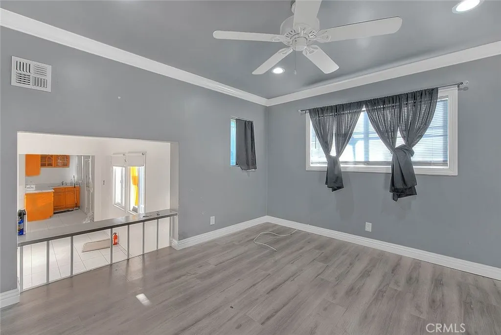 Los Angeles, California 90047, United States, 4 Bedrooms Bedrooms, ,3 BathroomsBathrooms,Residential,Active,182050