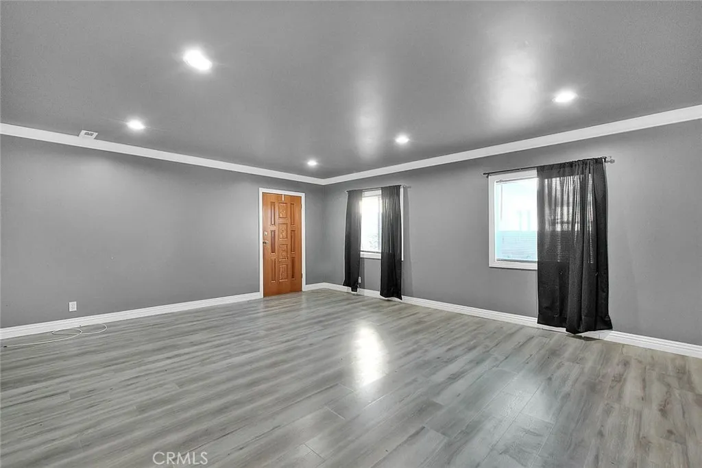 Los Angeles, California 90047, United States, 4 Bedrooms Bedrooms, ,3 BathroomsBathrooms,Residential,Active,182050