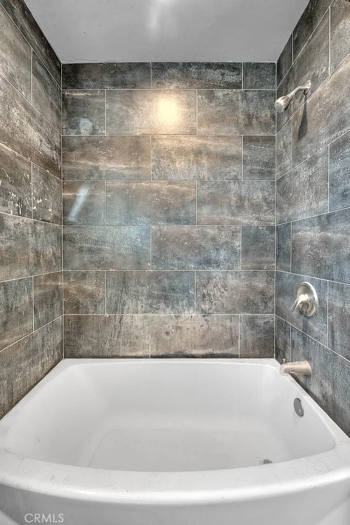 Los Angeles, California 90047, United States, 4 Bedrooms Bedrooms, ,3 BathroomsBathrooms,Residential,Active,182050