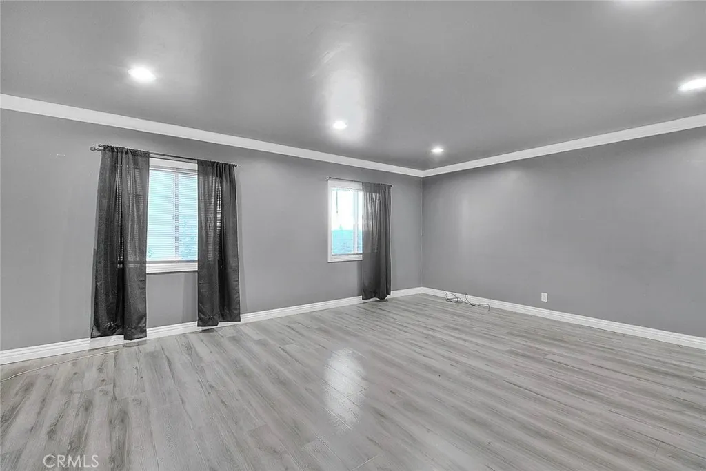 Los Angeles, California 90047, United States, 4 Bedrooms Bedrooms, ,3 BathroomsBathrooms,Residential,Active,182050