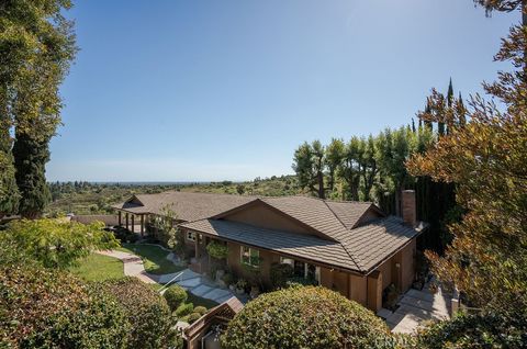 Photo of 3103 Flintridge Dr, Fullerton, CA 92835 (MLS # OC26088457)