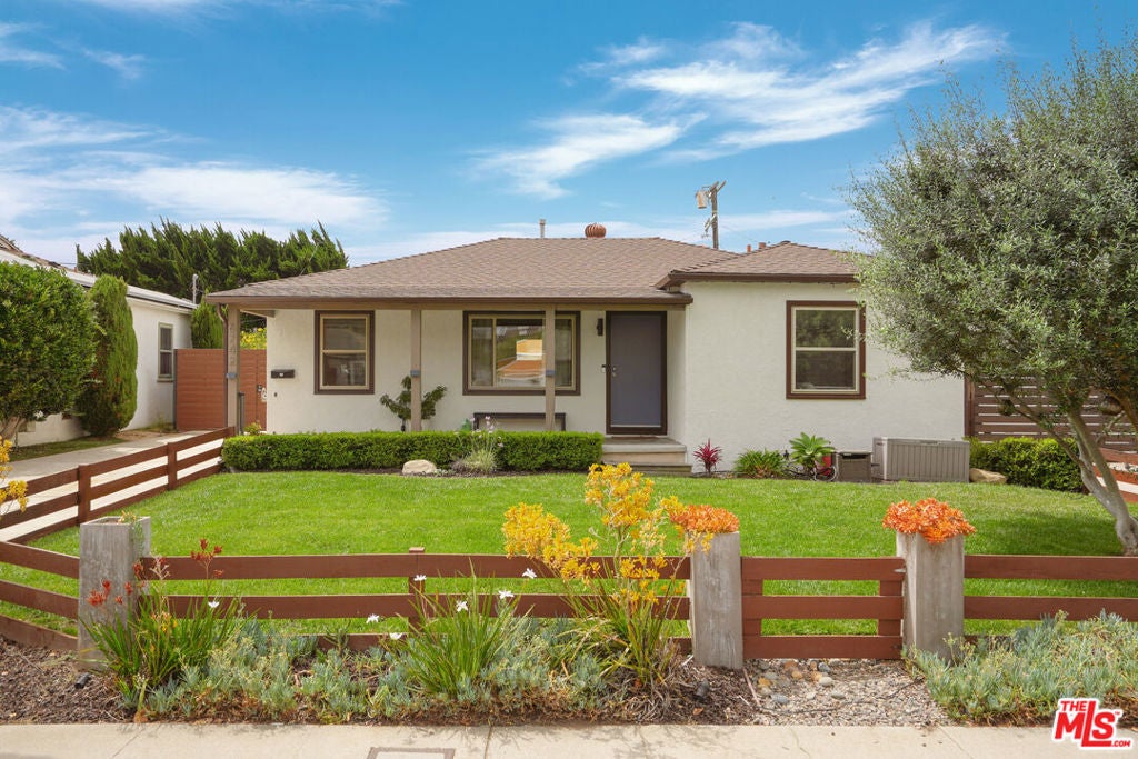 6742 W 87th Street, Los Angeles CA 90045