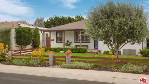 Photo of 6742 W 87th Street, Los Angeles, CA 90045 (MLS # 26863411)