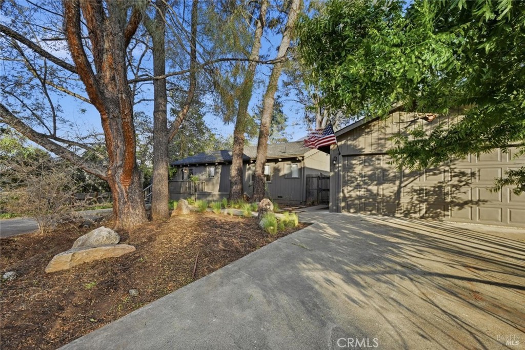 9845 Siskiyou Court