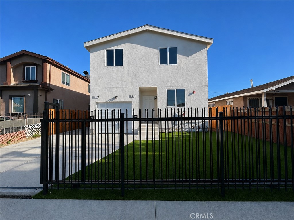 234 -234 1/2 E 81st