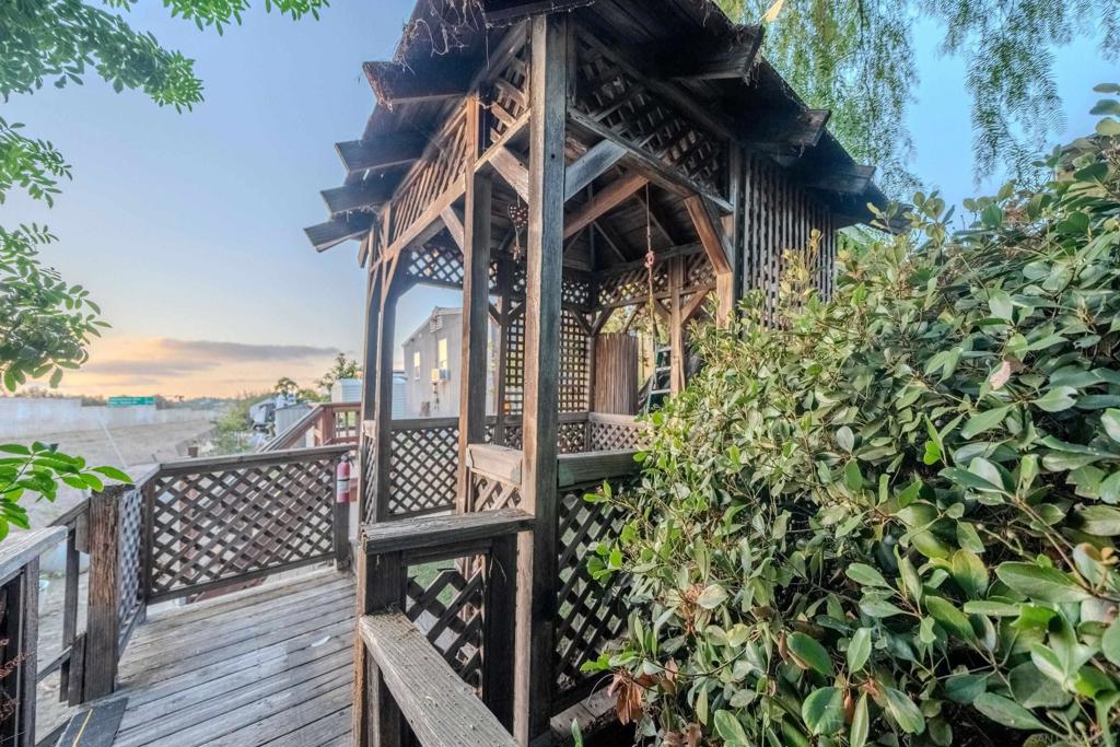 155 Las Flores Dr 117