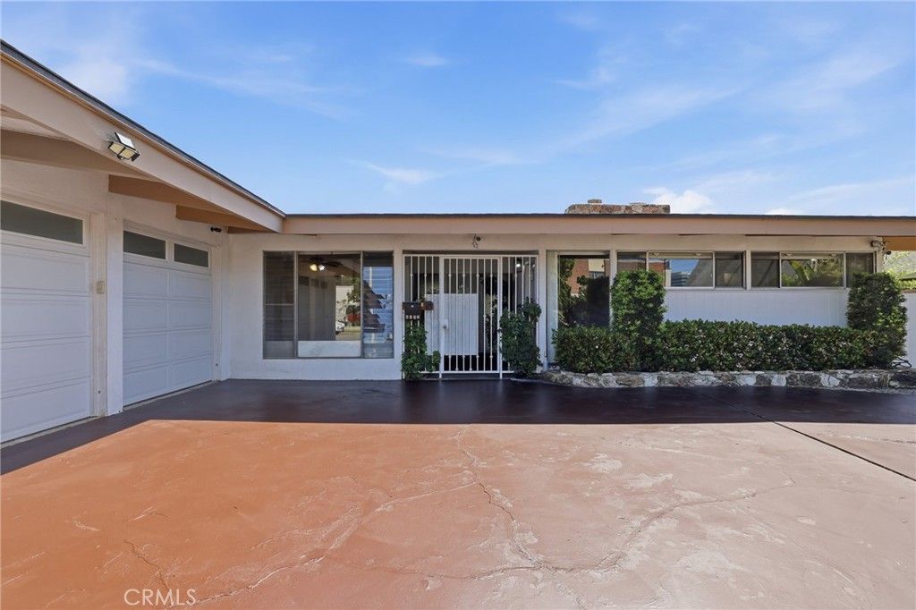 Photo of 6732 Wooster Avenue, Los Angeles, CA 90056 (MLS # SR26060006)