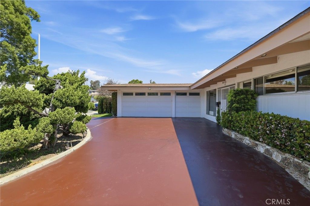 Photo of 6732 Wooster Avenue, Los Angeles, CA 90056 (MLS # SR26060006)