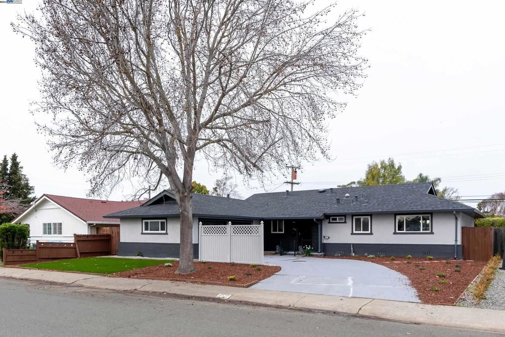 listing image 130725308268542234061