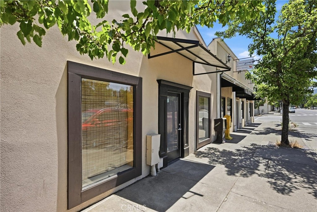 21136 Calistoga Road