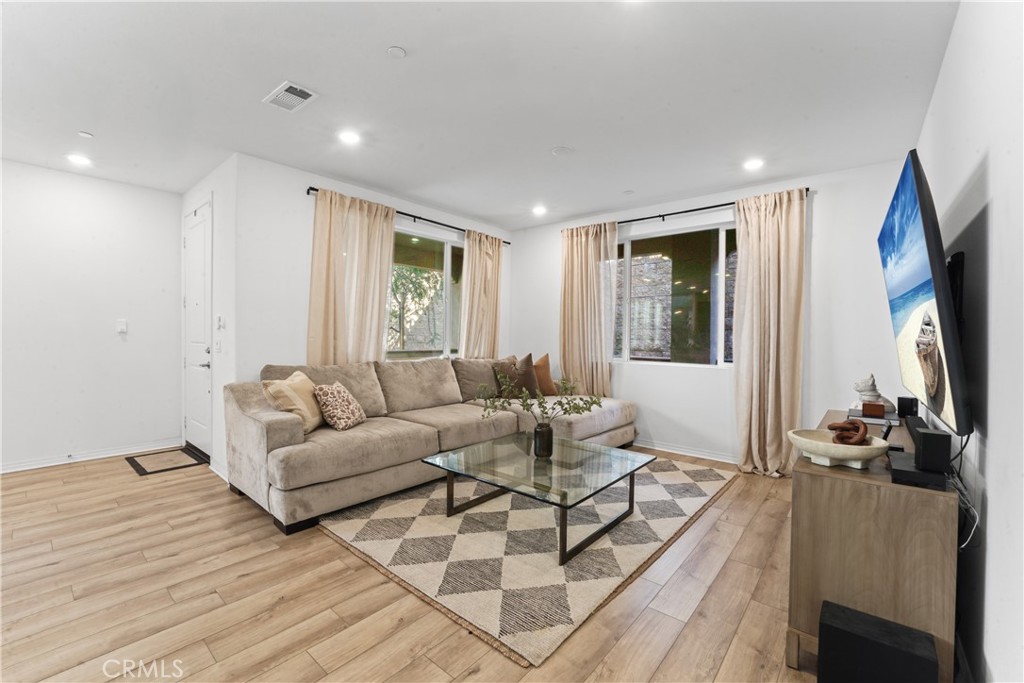 15232 Horizon Street 4