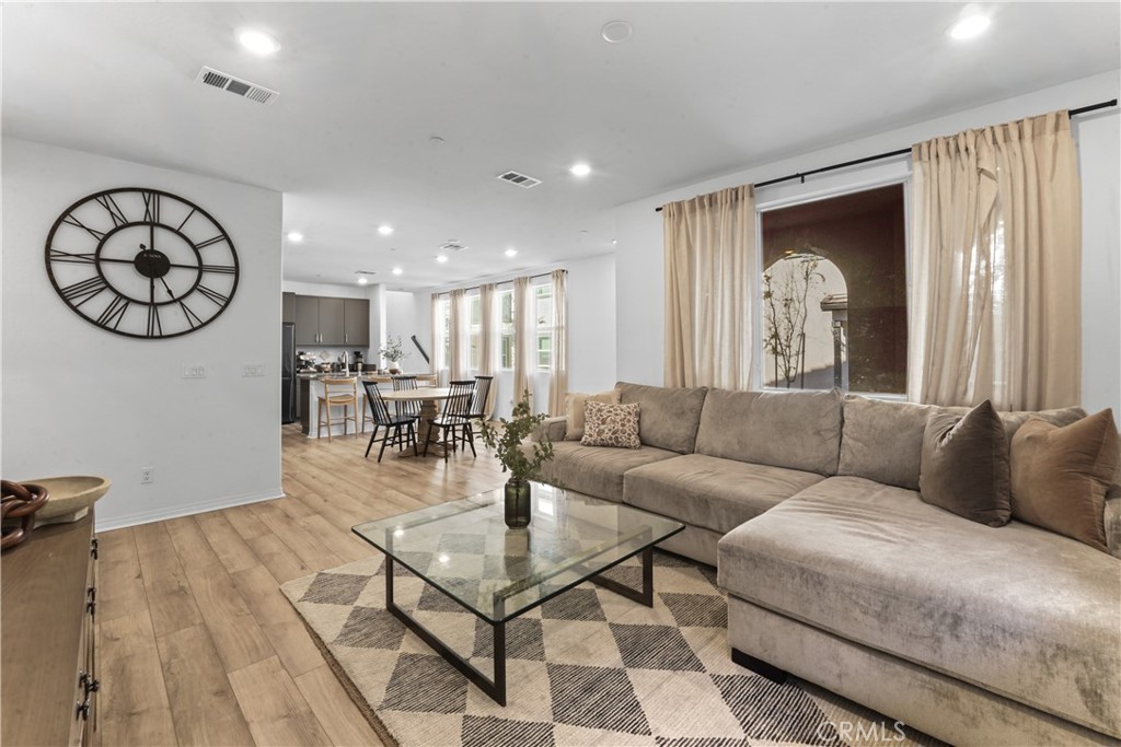 15232 Horizon Street 4