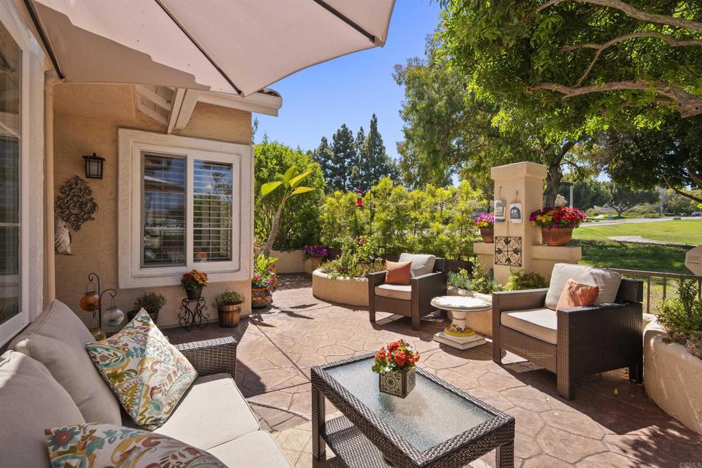 1098 TORREY PINES RD