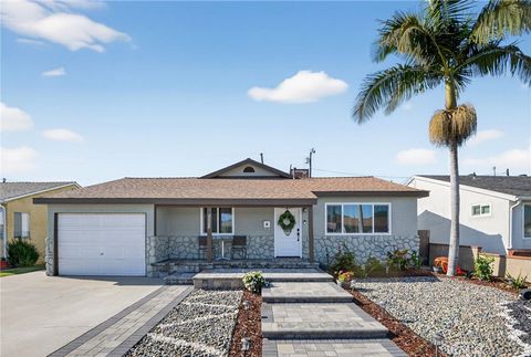 Photo of 15213 Arcturus Ave, Gardena, CA 90249 (MLS # SR26025939)