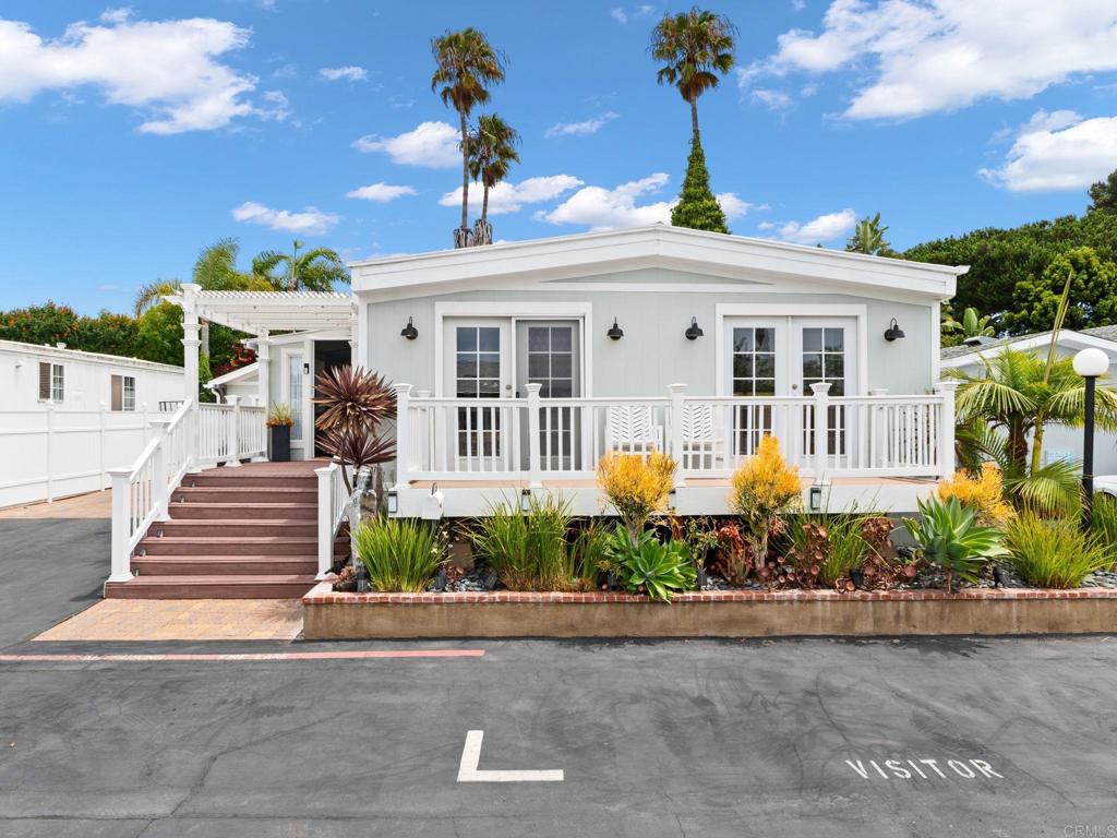 699 N Vulcan Avenue 106