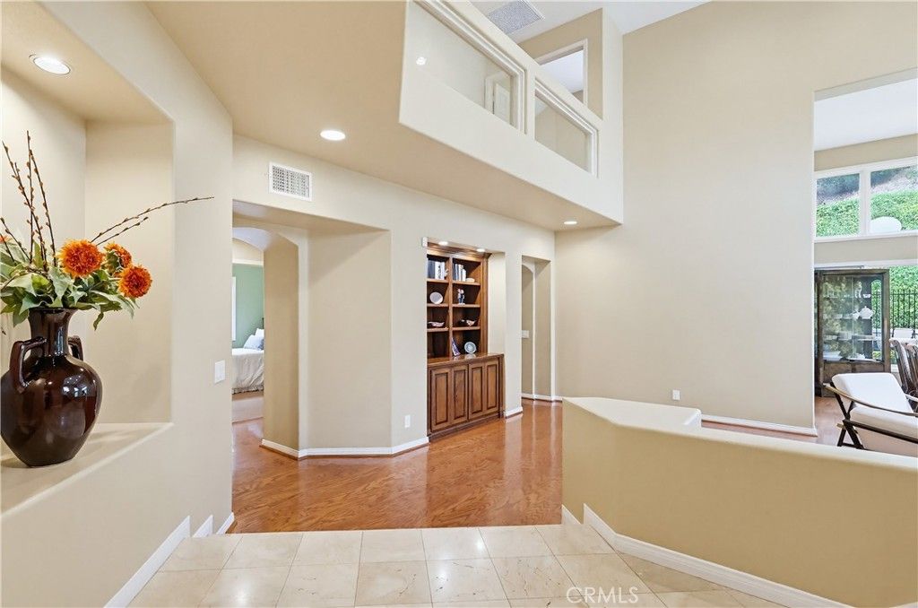 Photo of 23194 Park Blanco, Calabasas, CA 91302 (MLS # SR26087324)