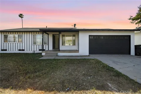 MLS: OC26099194