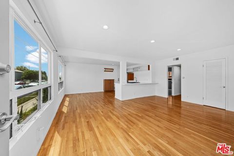 Photo of 11901 Nebraska Avenue #3, Los Angeles, CA 90025 (MLS # 25582099) Photo of 11901 Nebraska Avenue #3, Los Angeles, CA 90025 (MLS # 25582099)