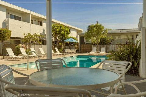 Photo of 4331 W Sarah Street #10, Burbank, CA 91505 (MLS # PF26079069)