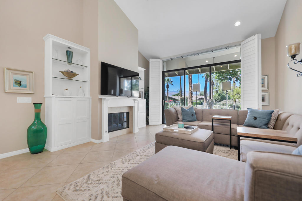 The Lakes Country Cl - Residential