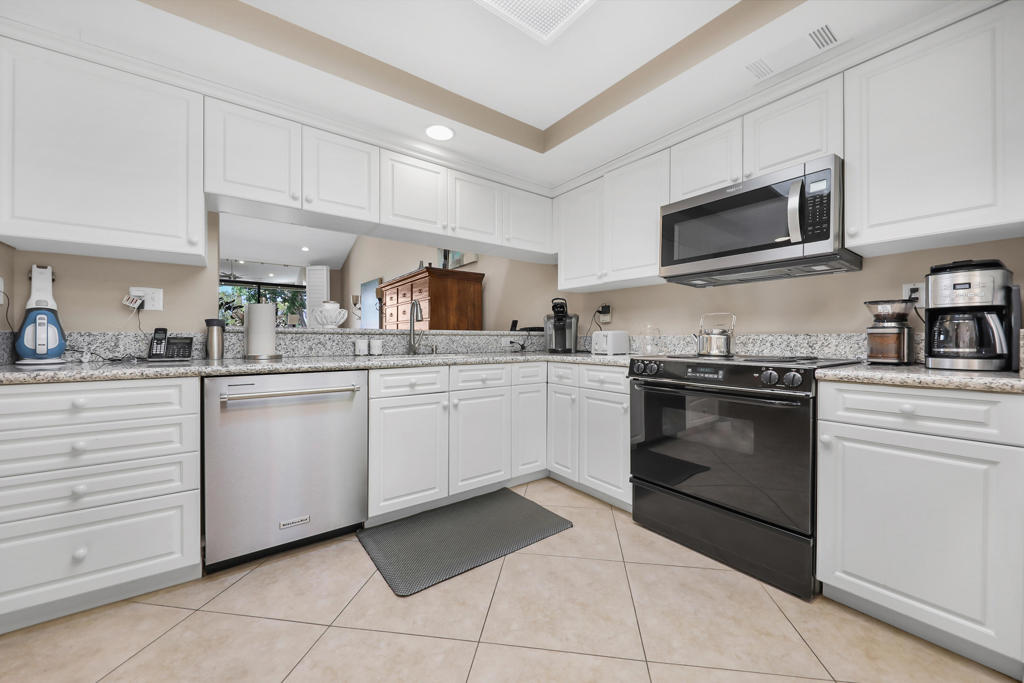 The Lakes Country Cl - Residential