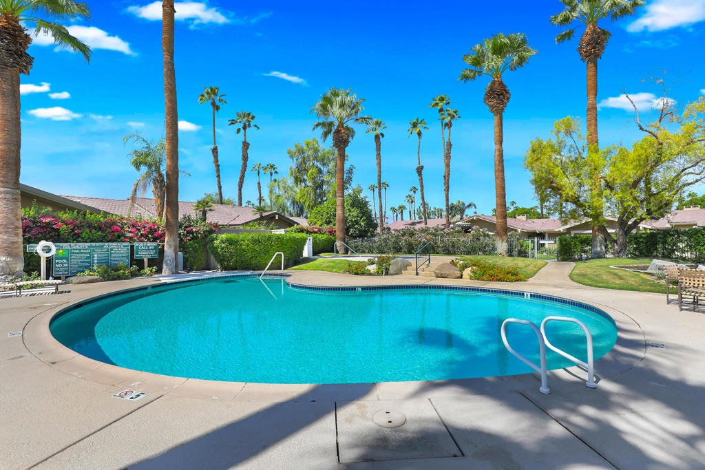 The Lakes Country Cl - Residential