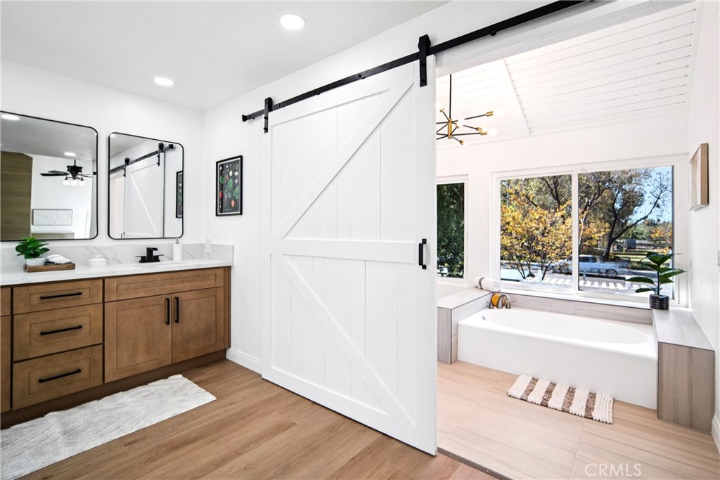 Lake Forest Keys (LK) - Residential