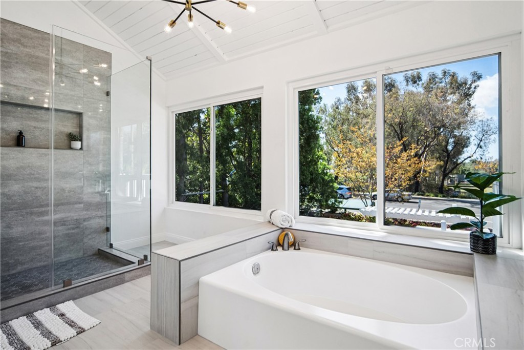 Lake Forest Keys (LK) - Residential