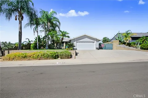 1546 E Redwood Avenue, Ontario, CA 91762 - MLS#: CV25216376