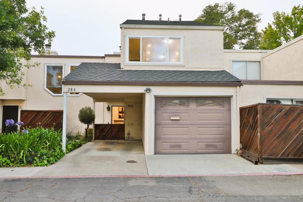 284 Rosewood Court