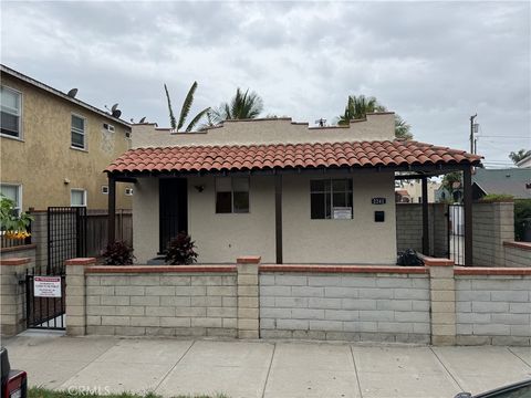 2241 Pine Long Beach CA 90806